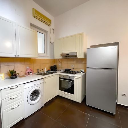Апартаменты Cool Flat In The Heart Of Bucharest'S Fun And History Экстерьер фото