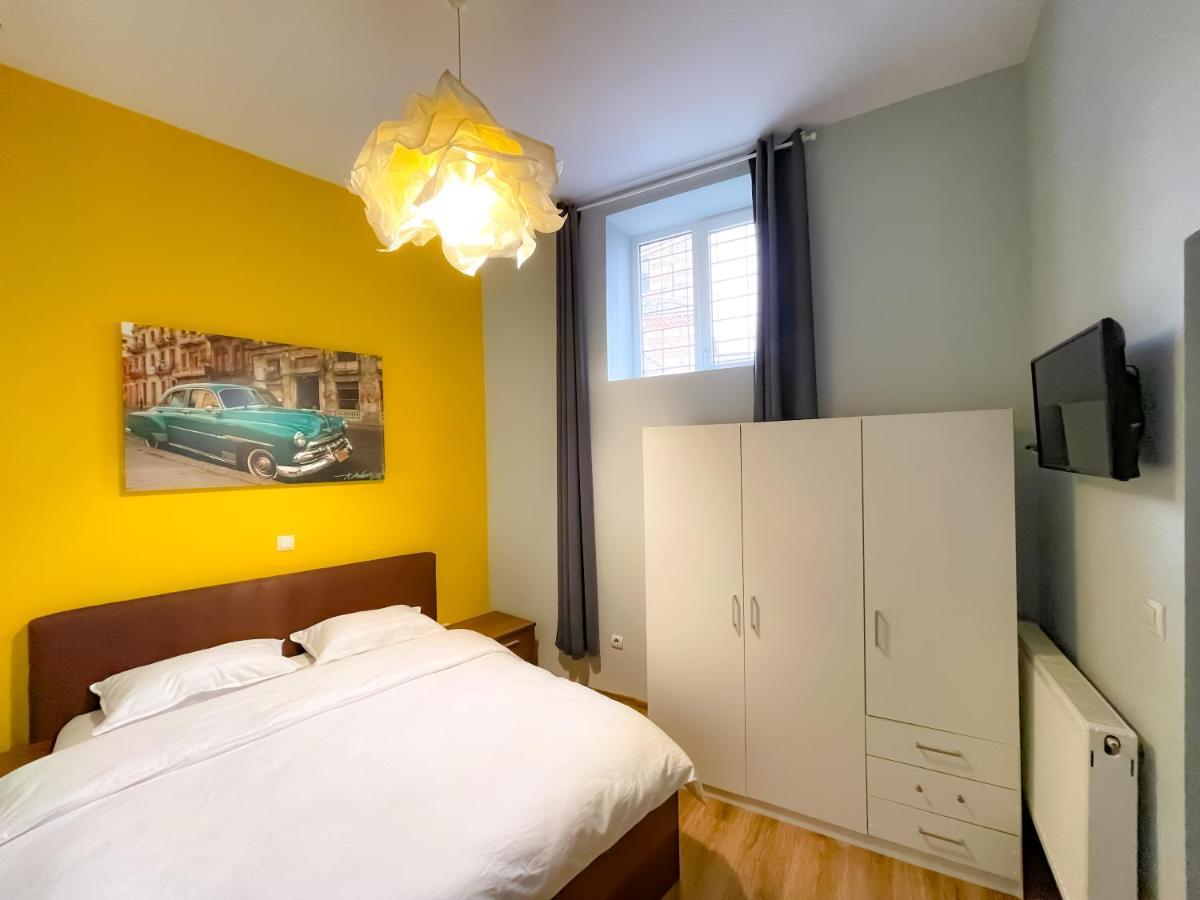 Апартаменты Cool Flat In The Heart Of Bucharest'S Fun And History Экстерьер фото