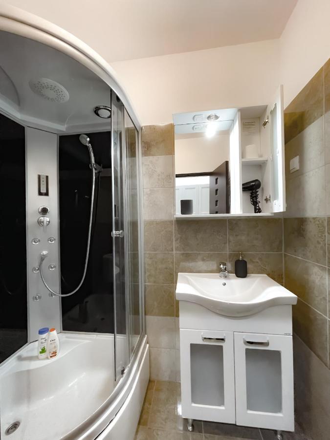Апартаменты Cool Flat In The Heart Of Bucharest'S Fun And History Экстерьер фото