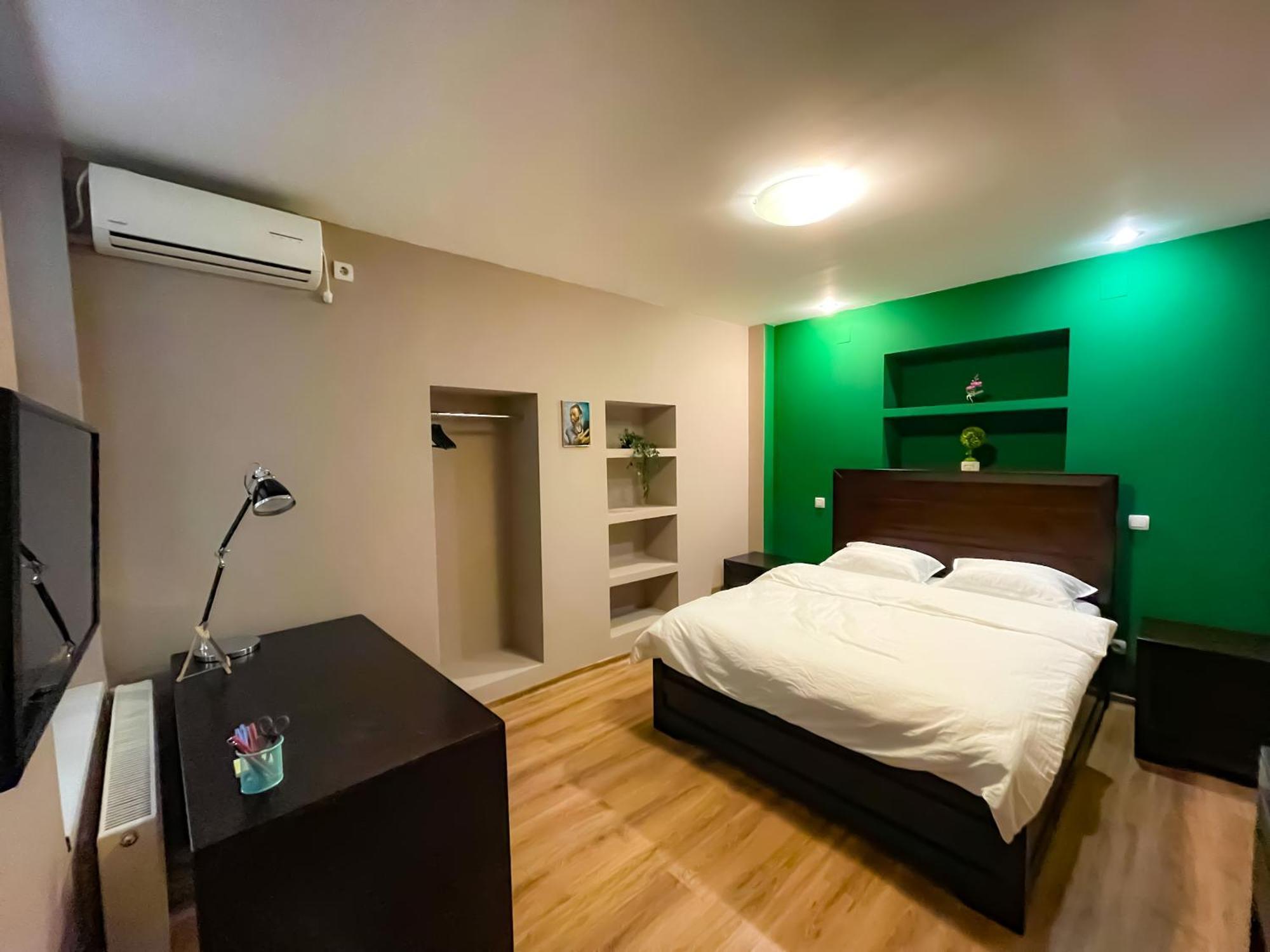 Апартаменты Cool Flat In The Heart Of Bucharest'S Fun And History Экстерьер фото